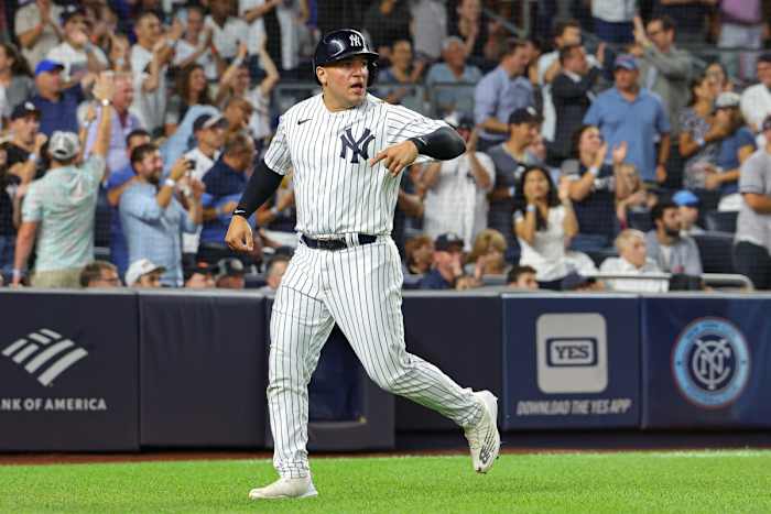 New York Yankees C Jose Trevino scores run